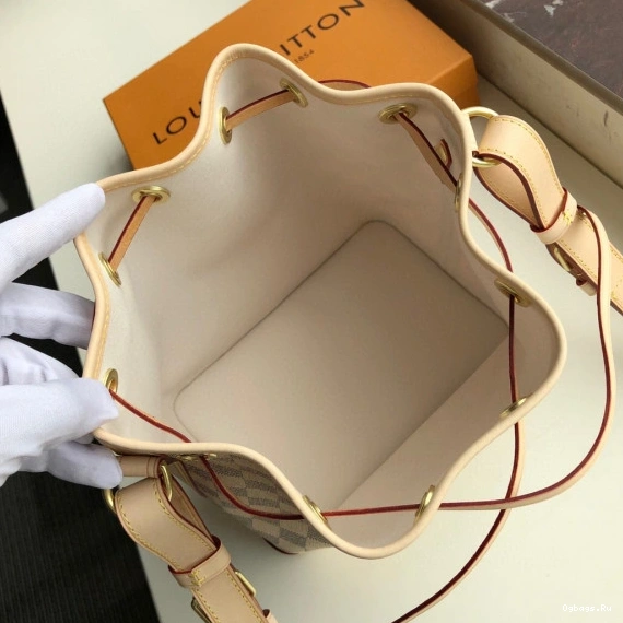 BB LOUIS VUITTON NOE 0429